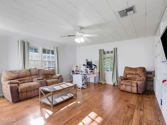 2nd image of 207 San Jose St