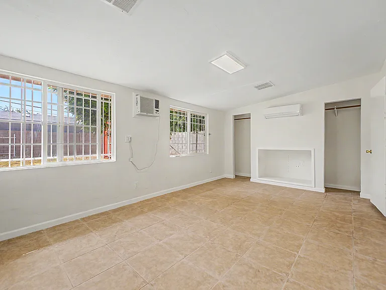 6138 N 15th Ave — Photo 20