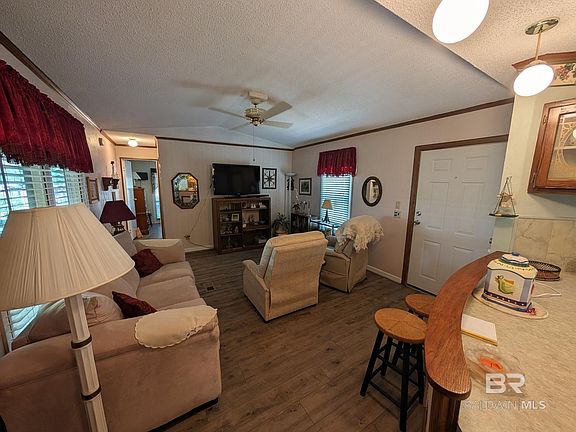 3rd image of 1558 Valencia Dr