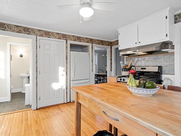5th image of 21 Germain Ave