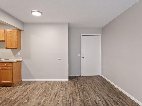 2nd image of 912 22nd Ave S APT 308