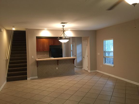 3rd image of 1325 Stone Rd APT 101