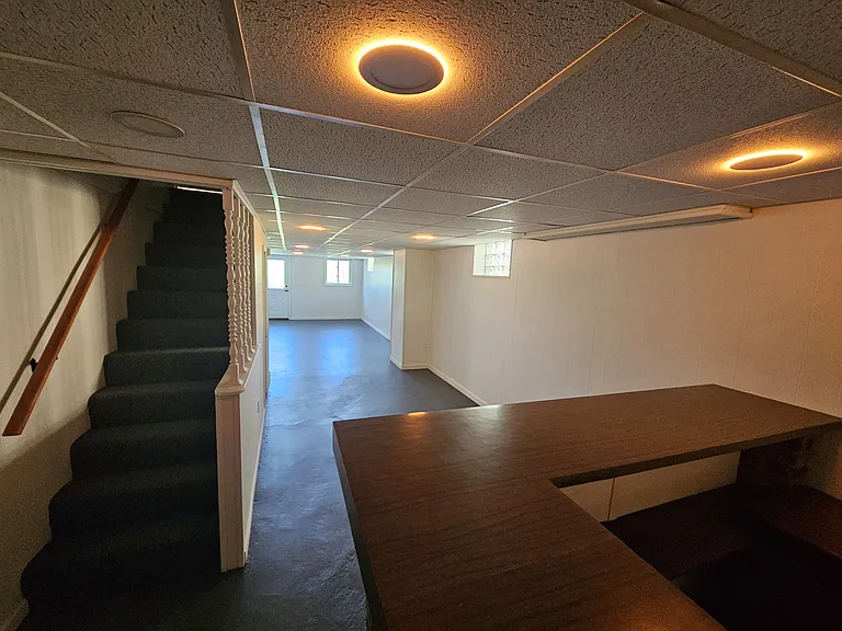 236 McCartney Dr — Photo 37