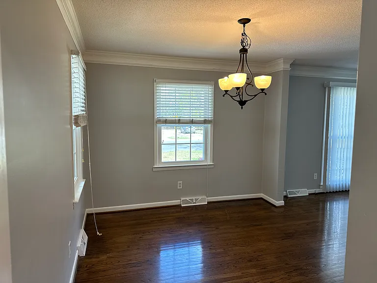406 Kirkland Dr — Photo 32