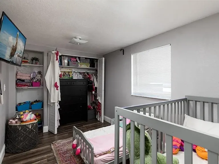 1201 E Cayuga St — Photo 25