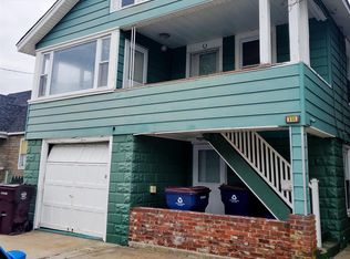 211 N Sacramento Ave, Ventnor, NJ 08406