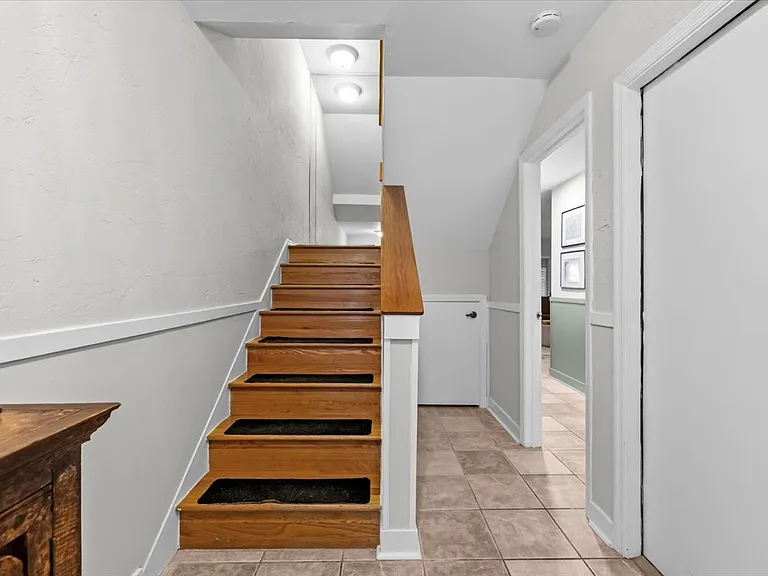 2392 Hanover Dr — Photo 5