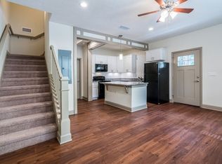 401-413 NW 19th St #3B-3BA-1330SQFT, Gainesville, FL 32603