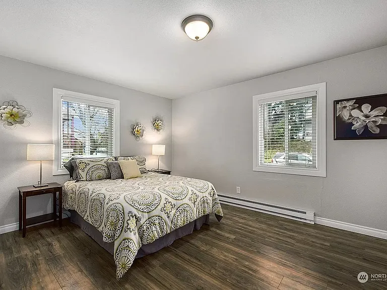 2127 S Ainsworth Ave — Photo 9