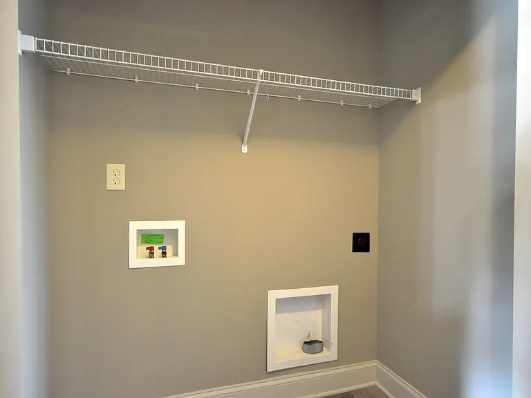 404 Leslie Wood Dr — Photo 36