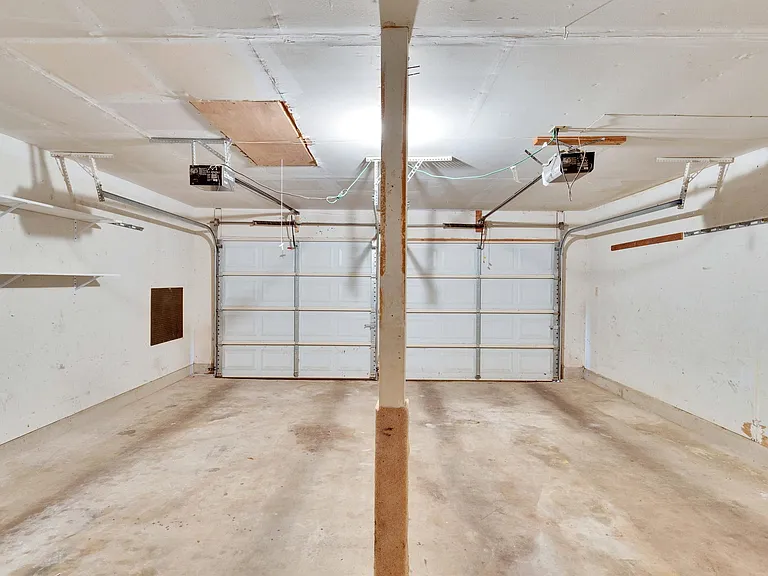 9706 Moorberry St — Photo 18