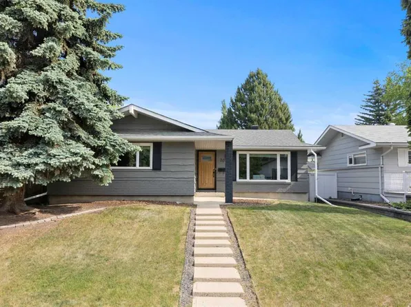 20 S Mapleburn Dr SE, Calgary, AB T2J 1Y4