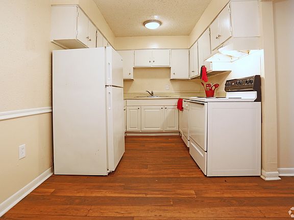 4th image of 330 Willow Oak Ln