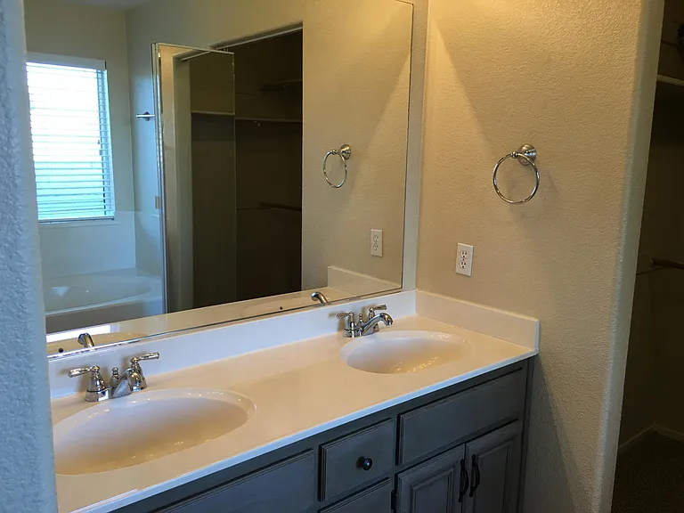 961 Celestine Cir — Photo 26
