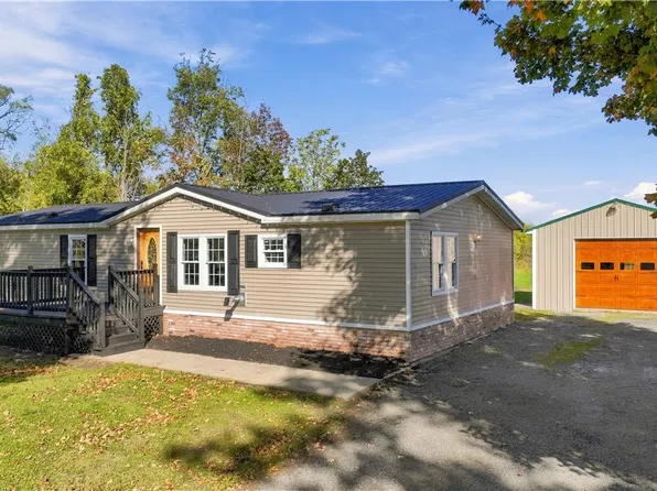 5 Vine St, Dundee, NY 14837