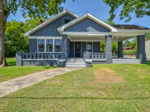 404 W Main St, Bellville, TX 77418