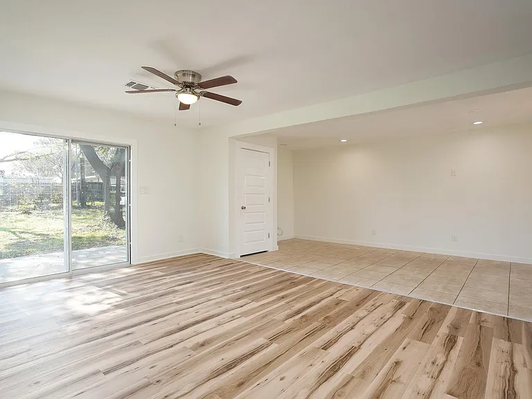 538 Schmeltzer Ln — Photo 13