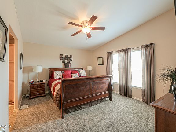 4th image of 918 E LINCOLNWOOD Circle