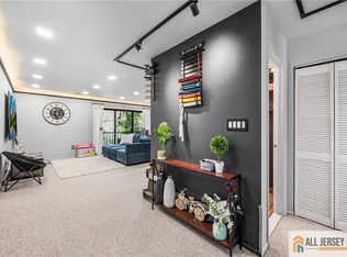 100 Dundee Ct, Aberdeen, NJ 07747