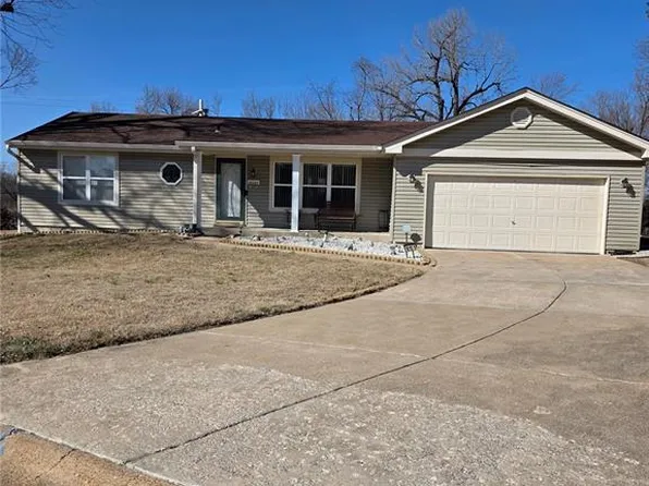10151 Isabelle Pl, Saint Ann, MO 63074
