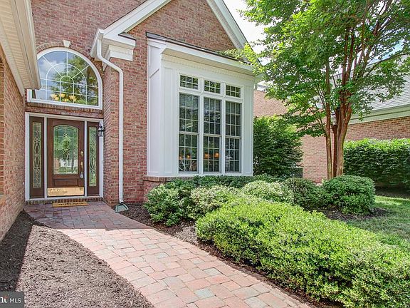 4th image of 5458 Rodriquez Ln