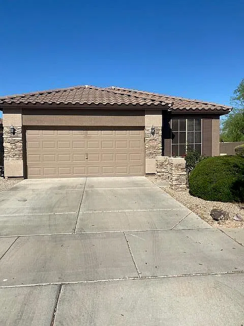 3 bed, 2.0 bath, 1678 sqft, $1,850 — Photo 3