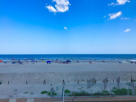 4th image of 1601 Ocean Dr #103