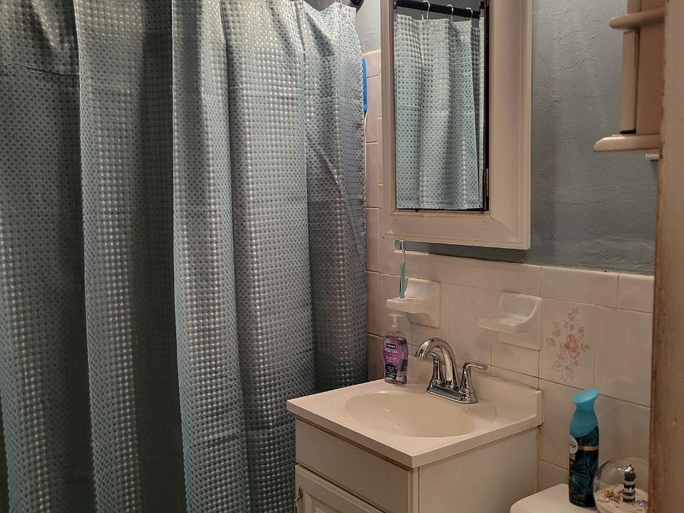 2nd image of 3920 SW 65th Ave