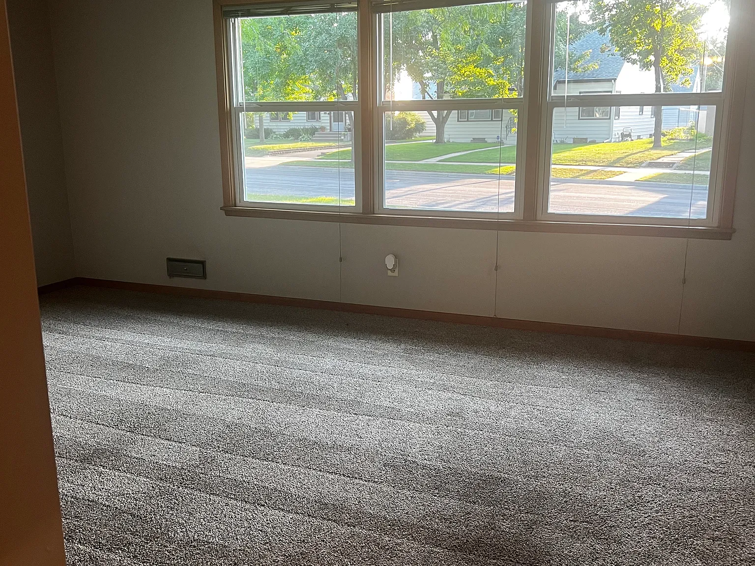 2 bed, 920 sqft, $1,650 — Photo 2