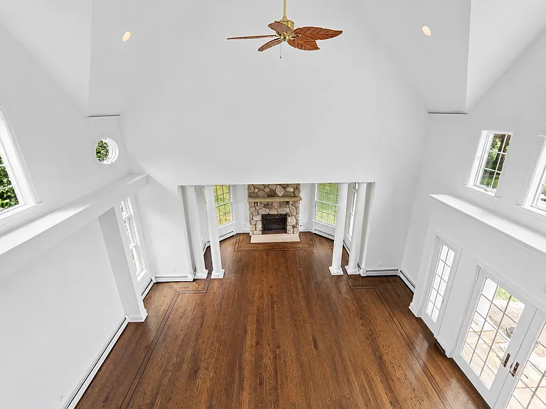 122 Helen Ct — Photo 19