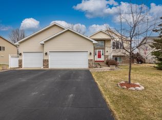 7924 Highland Dr, Lino Lakes, MN 55014