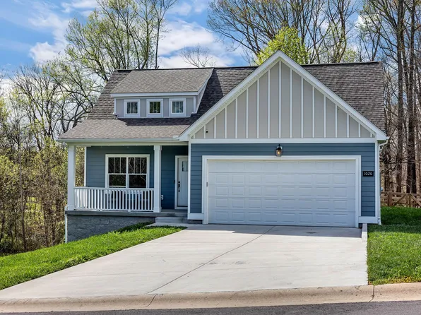 1020 Stonebrook Dr, Dickson, TN 37055