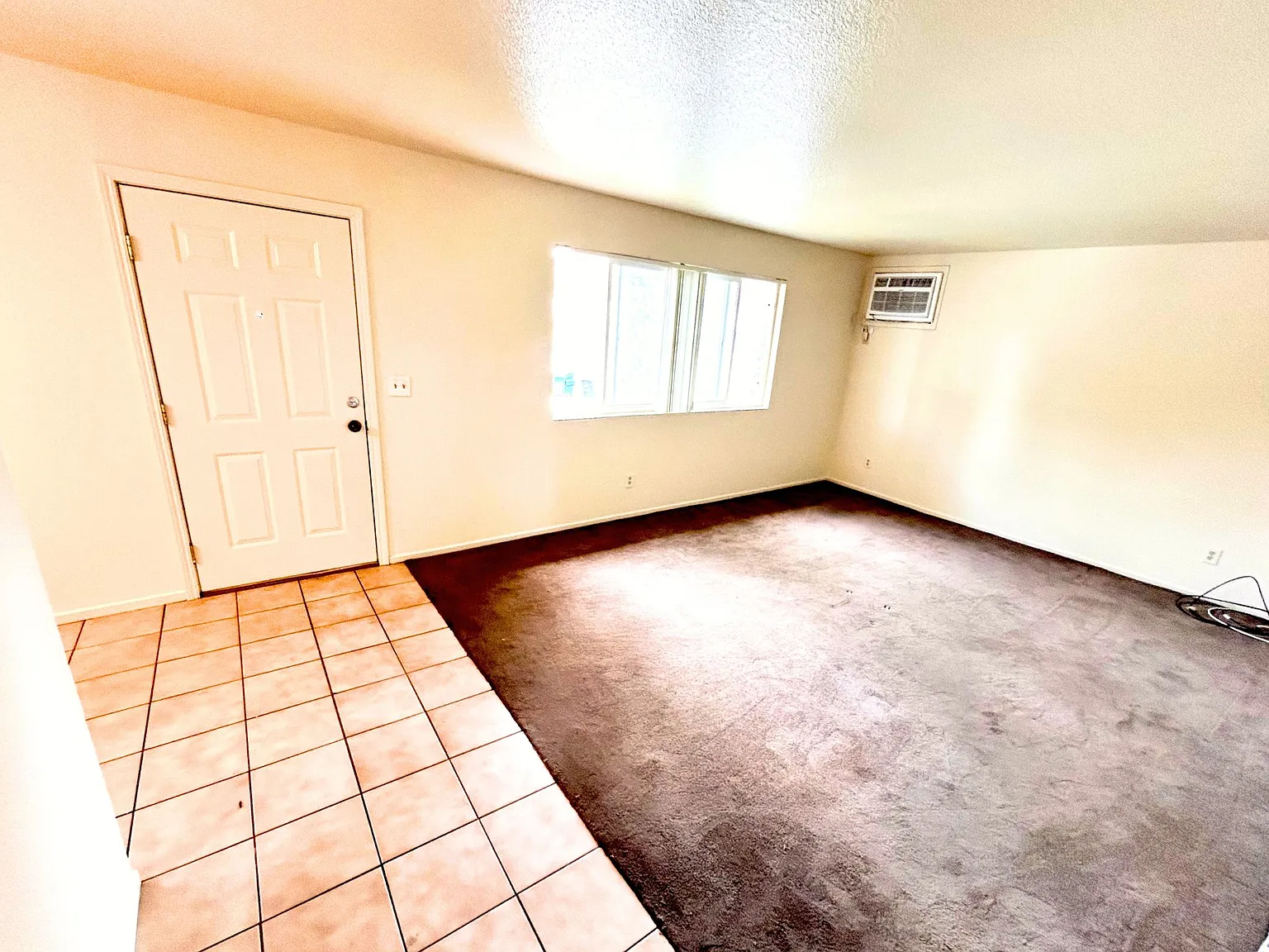 2 bed, 900 sqft, $1,970 — Photo 3