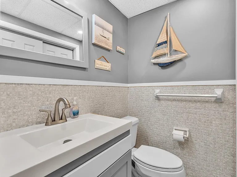 2000 Diana Dr — Photo 21