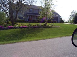 S84W27615 Beaver Trl, Mukwonago, WI 53149