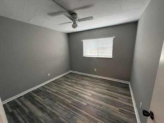 4th image of 1301 Pridgen Rd. #1302