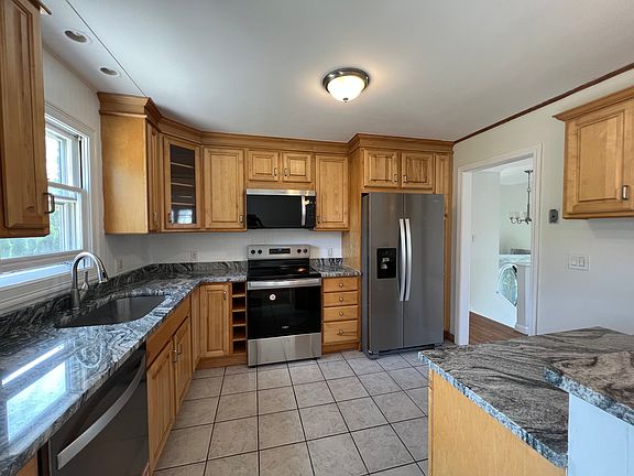 New appliances and new granite