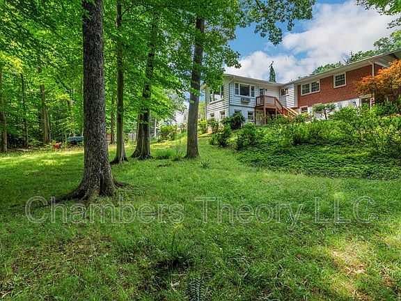 3rd image of 10211 Fox Ln