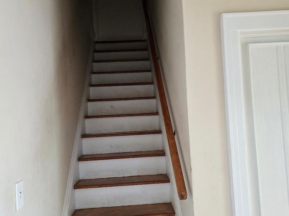 46 Lawrence Ave FLOOR 2