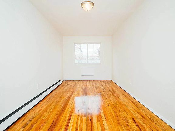 4th image of 319 Winthrop St #2A