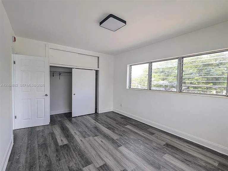 7805 Crespi Blvd #4 — Photo 12