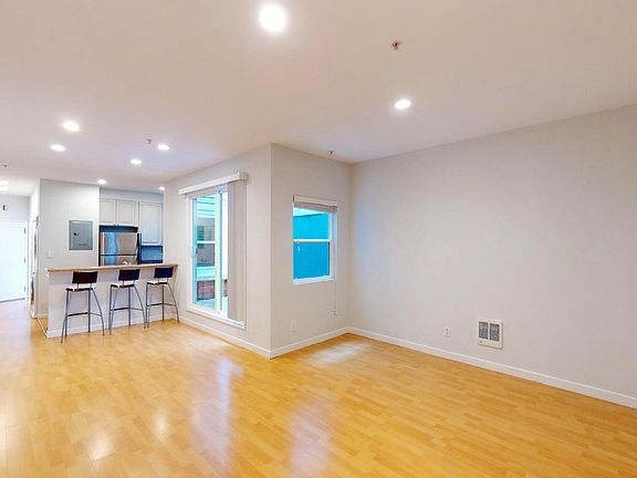 5th image of 481 Clementina St APT B