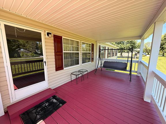 5th image of 524 Parks Ridge Rd