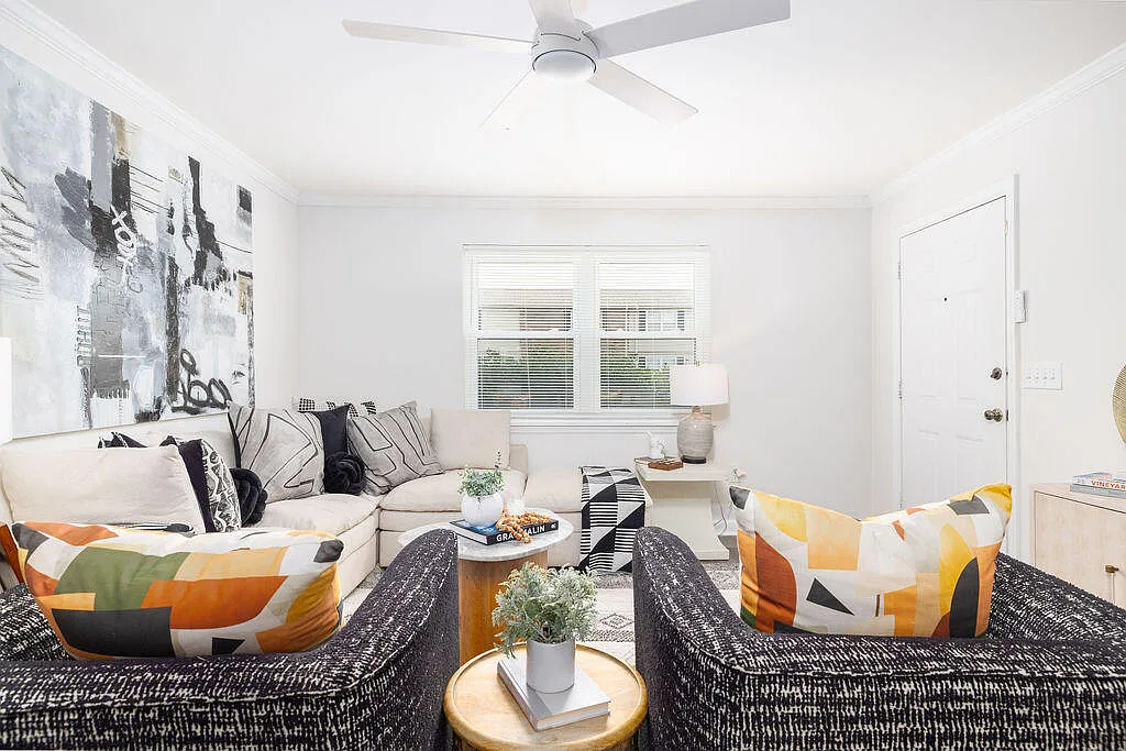 3 bed, 2.0 bath, 1300 sqft, $3,100 — Photo 1