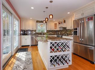 23 Wildwood St, Burlington, MA 01803