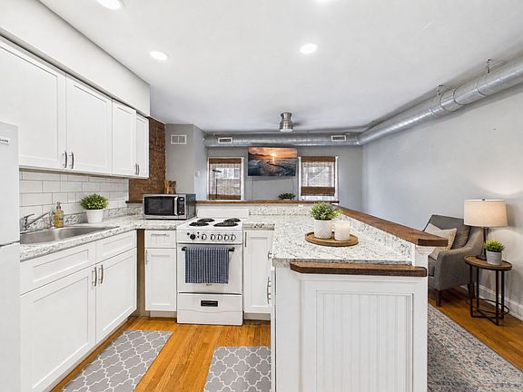 4th image of 1929 Parrish St #3