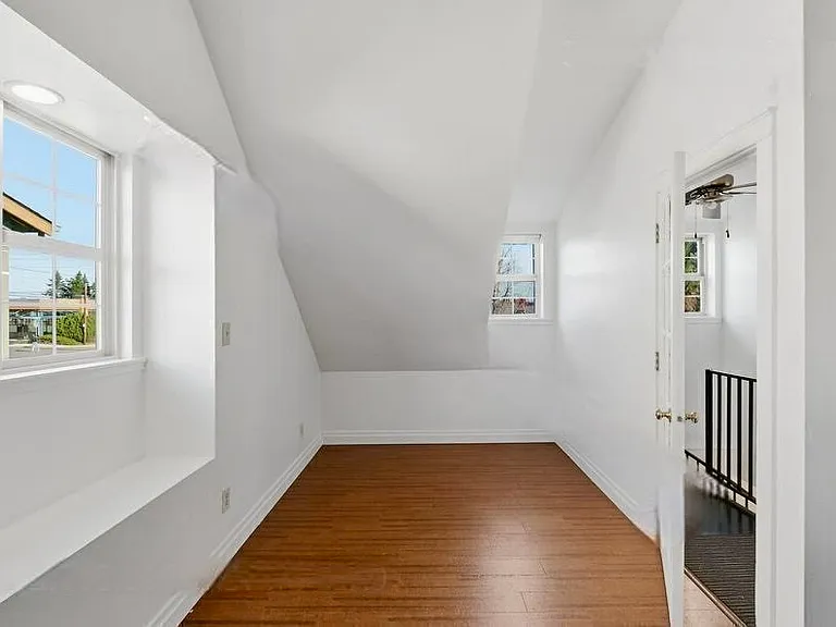 2500 Harney St #C — Photo 4