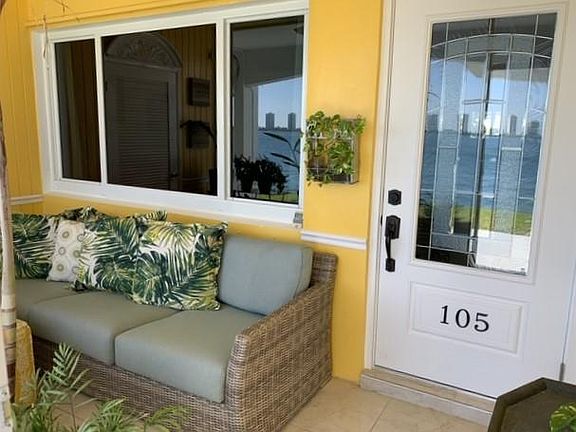 3rd image of 100 Shore Ct APT 105