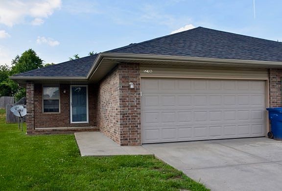 2nd image of 119 Bailey Cir #B