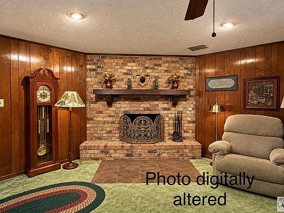 2nd image of 6002 Buchanan Loop Rd
